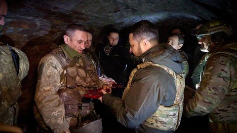 The president is trying to boost morale.  Volodymyr Zelenskyj recently visited Avdiivka, the picture shows him at Robotyne.